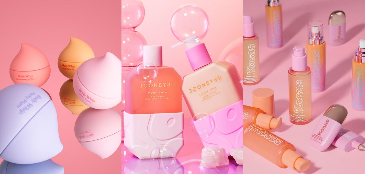 prodotti beauty generici su sfondo rosa